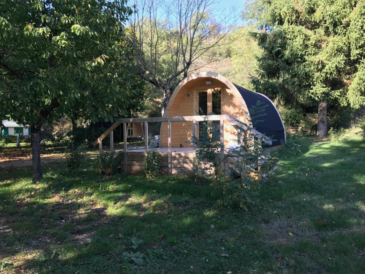 Camping Les Berges Du Doux Colombier-le-Vieux Exterior foto